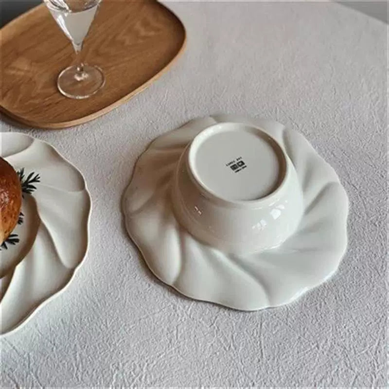 PETAL RELIEF WHITE DINNER PLATE - Velart Home