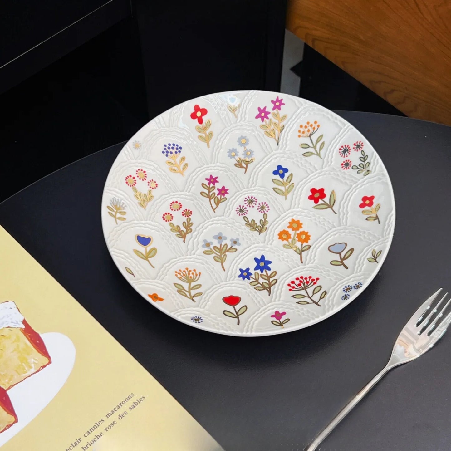 Floral Embossed Ceramic Dinnerware Set - VELART HOME