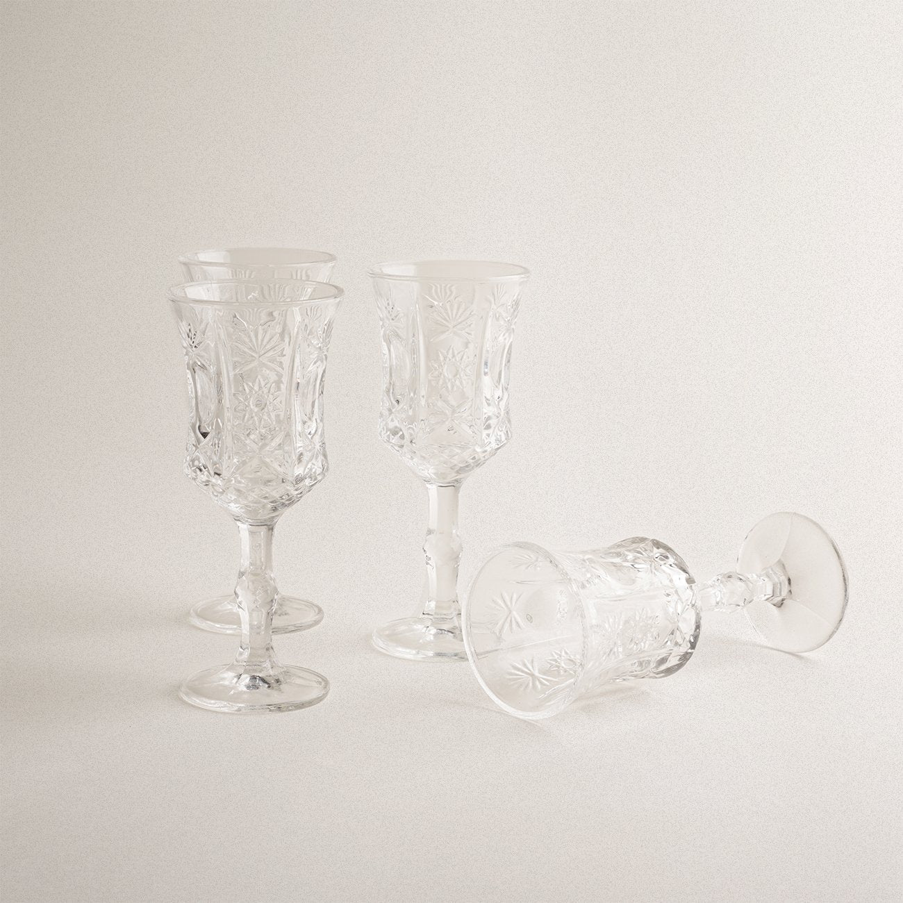 Embossed Design Glass Stemware 4 Pcs Set - Velart Home