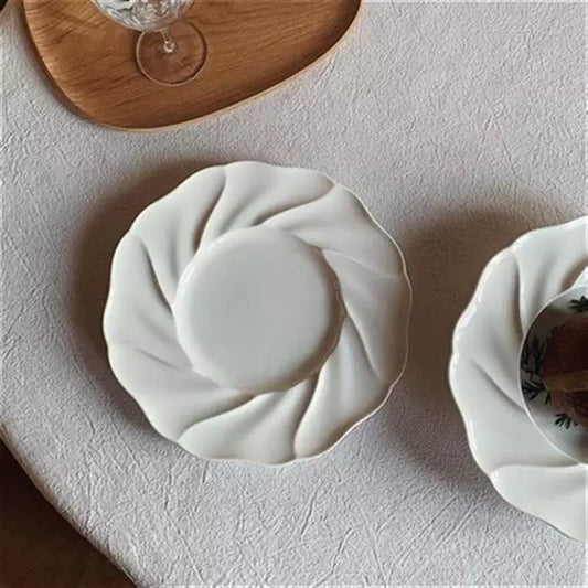 PETAL RELIEF WHITE DINNER PLATE - Velart Home