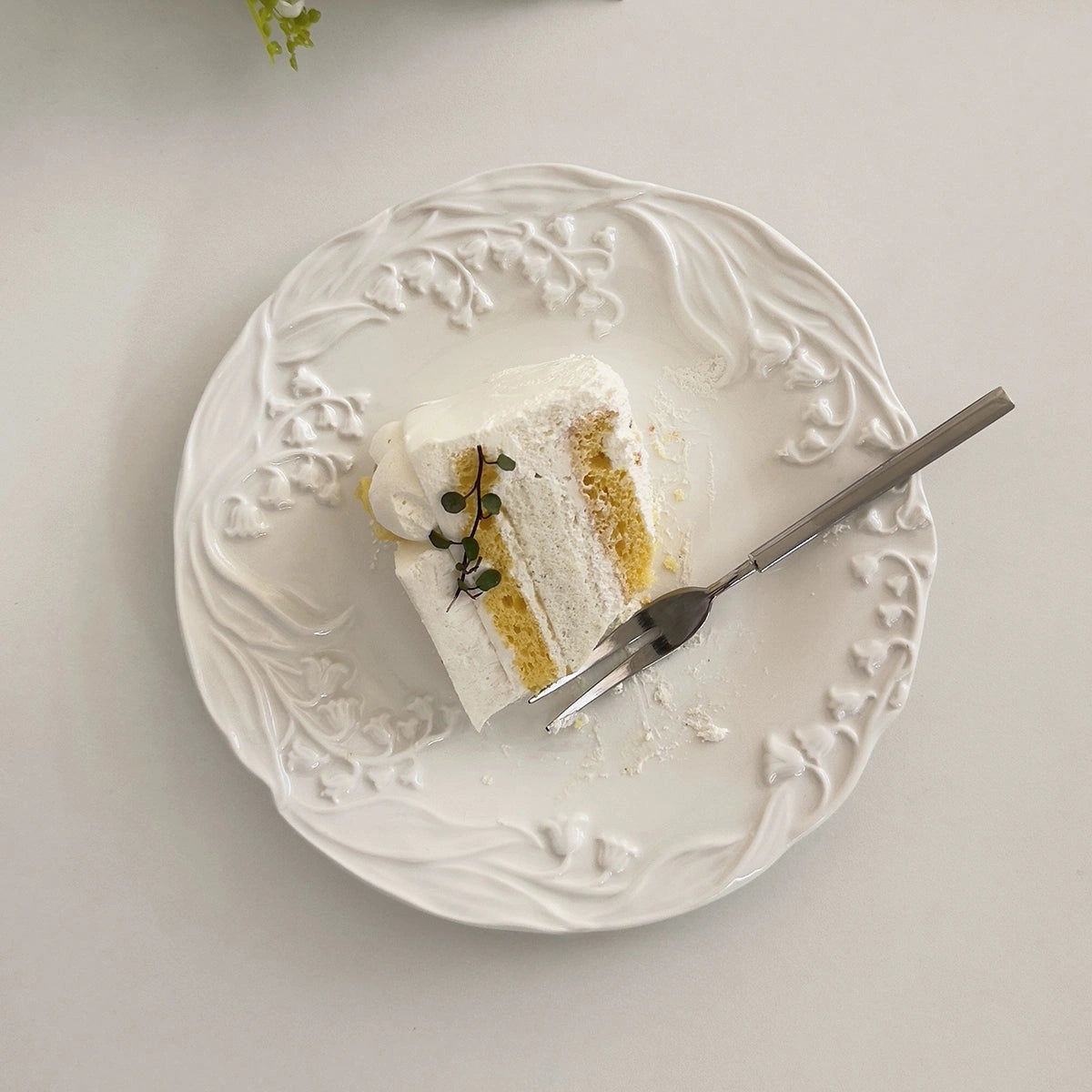 Lily Of The Valley Ceramic Plate - Velart Home